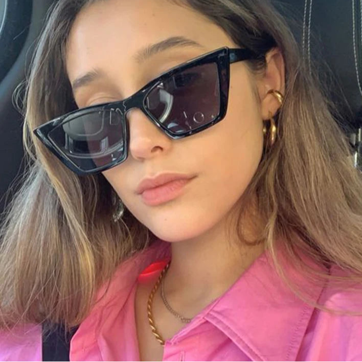 Lunettes de soleil œil de chat félines tendance années 80-90