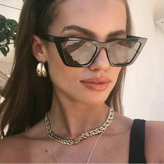 Lunettes de soleil œil de chat félines tendance années 80-90
