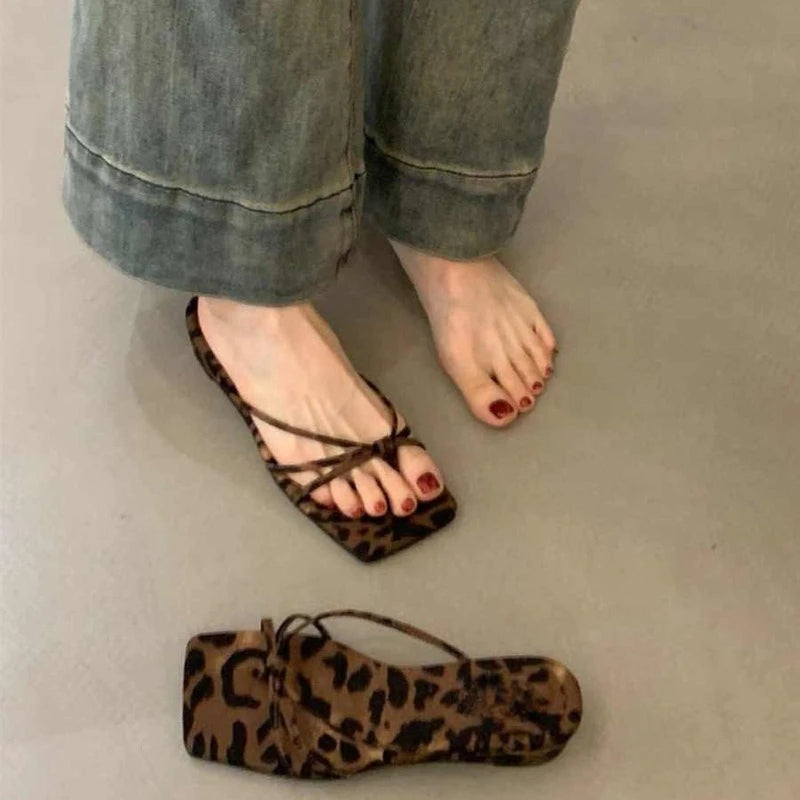 Sandale d'été Ella à talon compensé